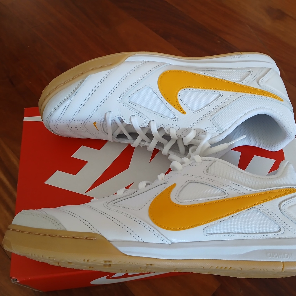 Nike Gato Futsal Shoes